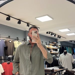 Haki Dikey Çizgili Keten Karışımlı Gömlek